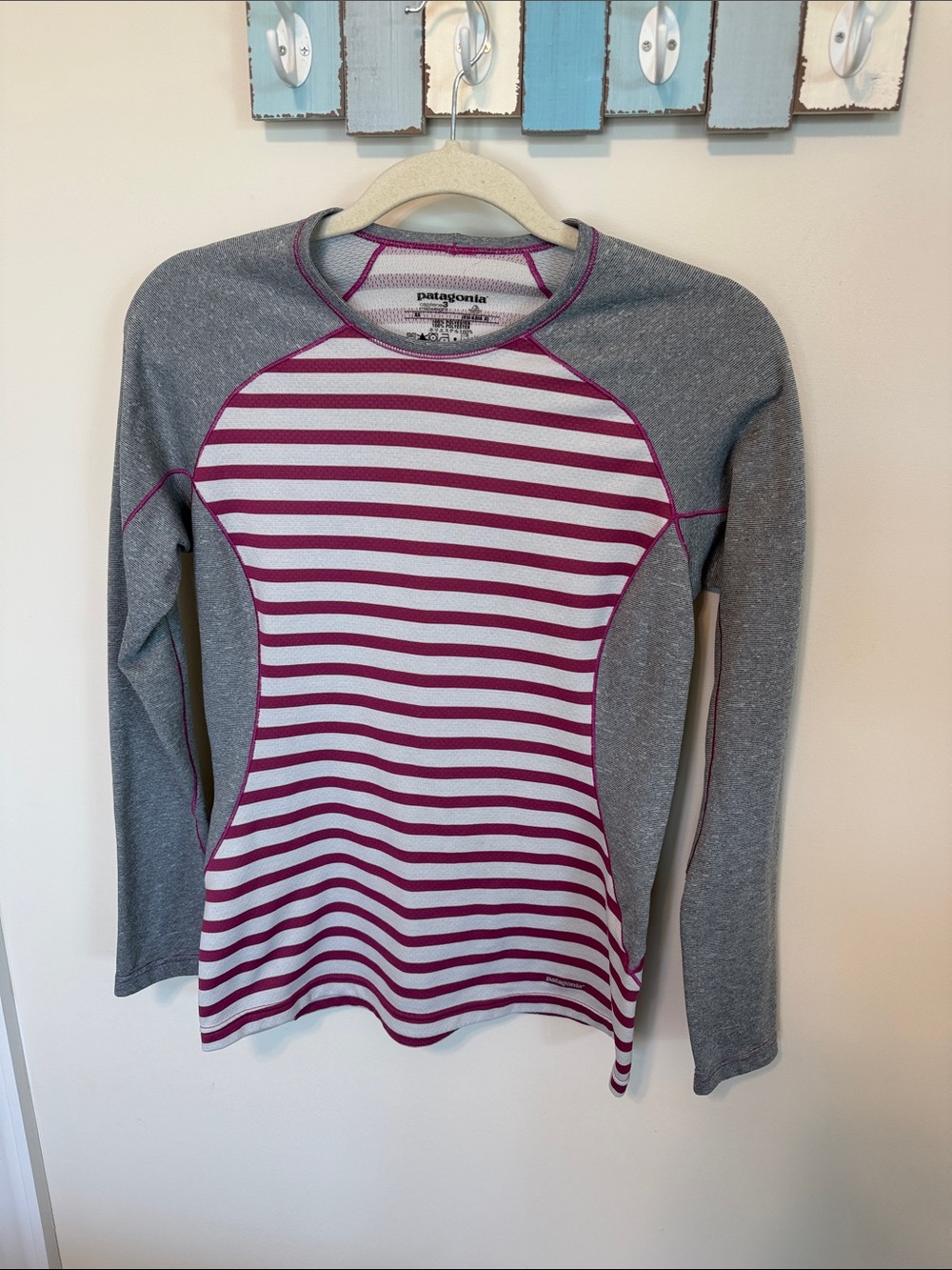Patagonia Women's Capilene Midweight Crew Long-Sleeve Striped Shirt / Size XS